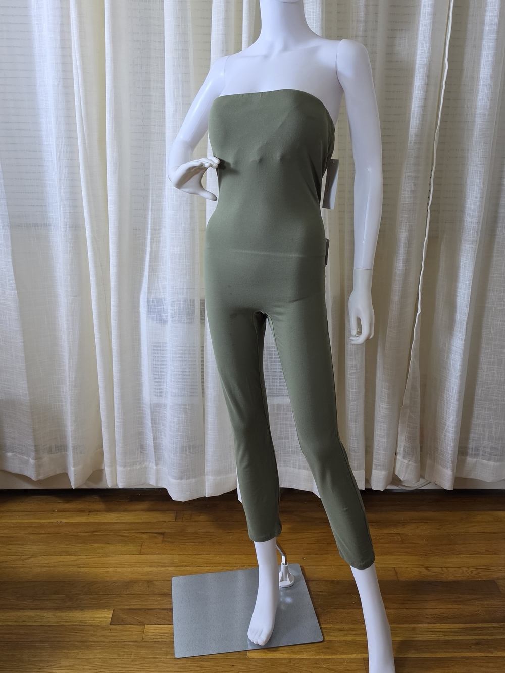 Lovers + Friends Olive Strapless Cropped Jumpsuit with breast pad no bra needed